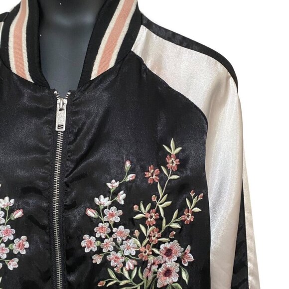 Outer Edge Satin Embroidered Cherry Blossoms Jacket Size 1X - Picture 2 of 6